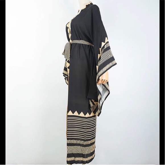 Black Bohemian Vintage Styled Kimono, Resortwear Robe Duster In Black Print - Picture 11 of 13
